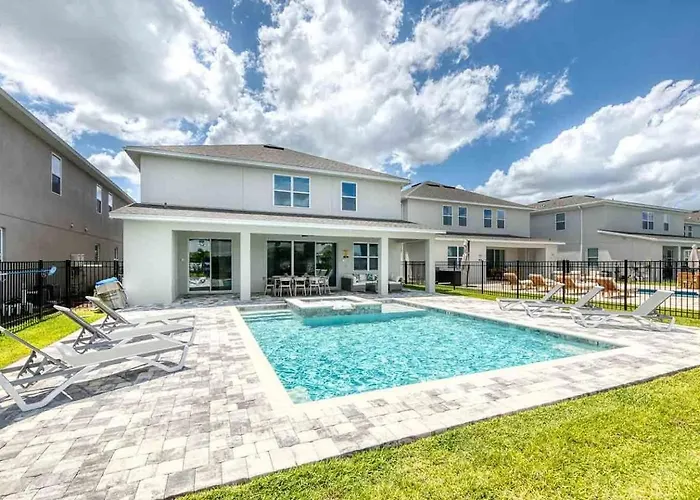 Sophisticated 7 Bdrm Villa With Home Theater At Encore