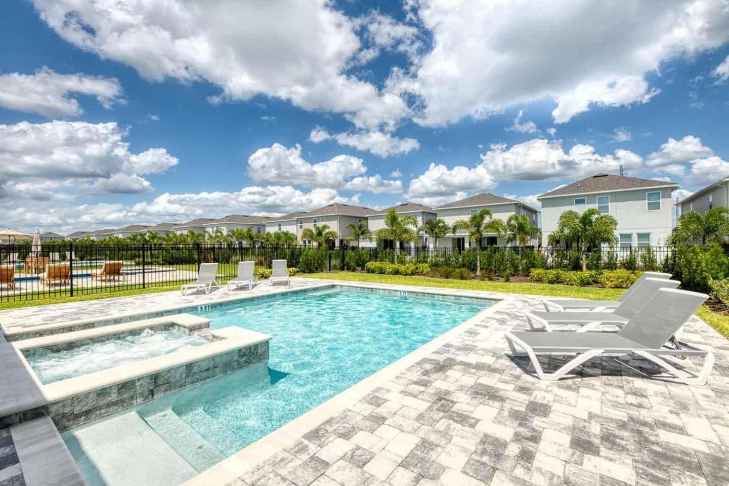 Sophisticated 7 Bdrm With Theater At Encore Casa de férias