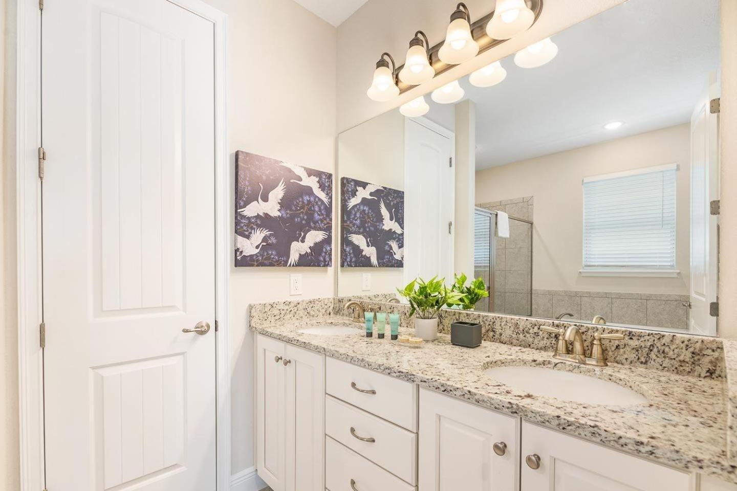 Sophisticated 7 Bdrm With Theater At Encore *